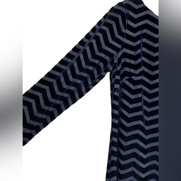 Eliza J | NWT Navy Velvet 3/4 Sleeve Zigzag Shift Dress Sz 12 P - Picture 3 of 12
